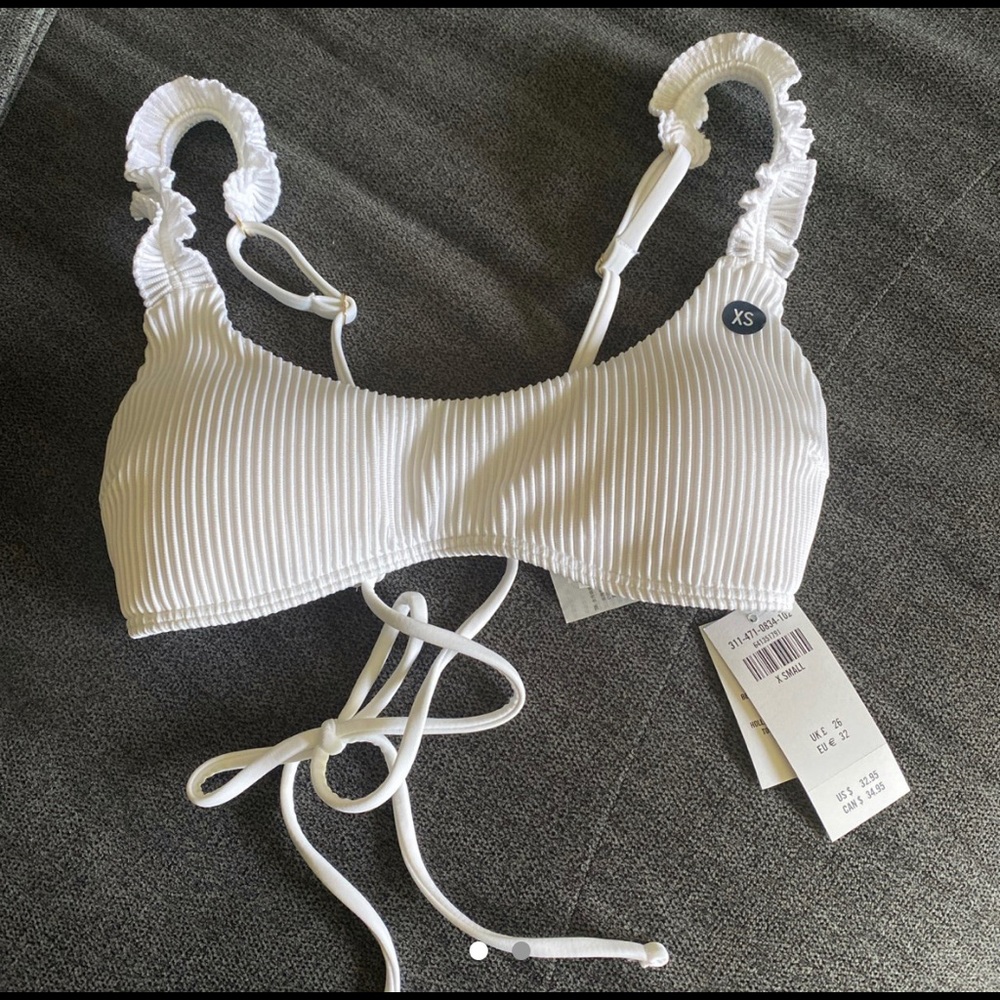 NWT HOLLISTER SWIMSUIT TOP